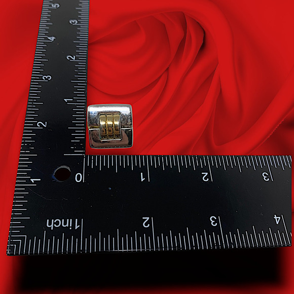 Vtg St. John Gold Tone Chunky Square Clip On Earrings Modernist Couture Runway - Picture 5 of 6